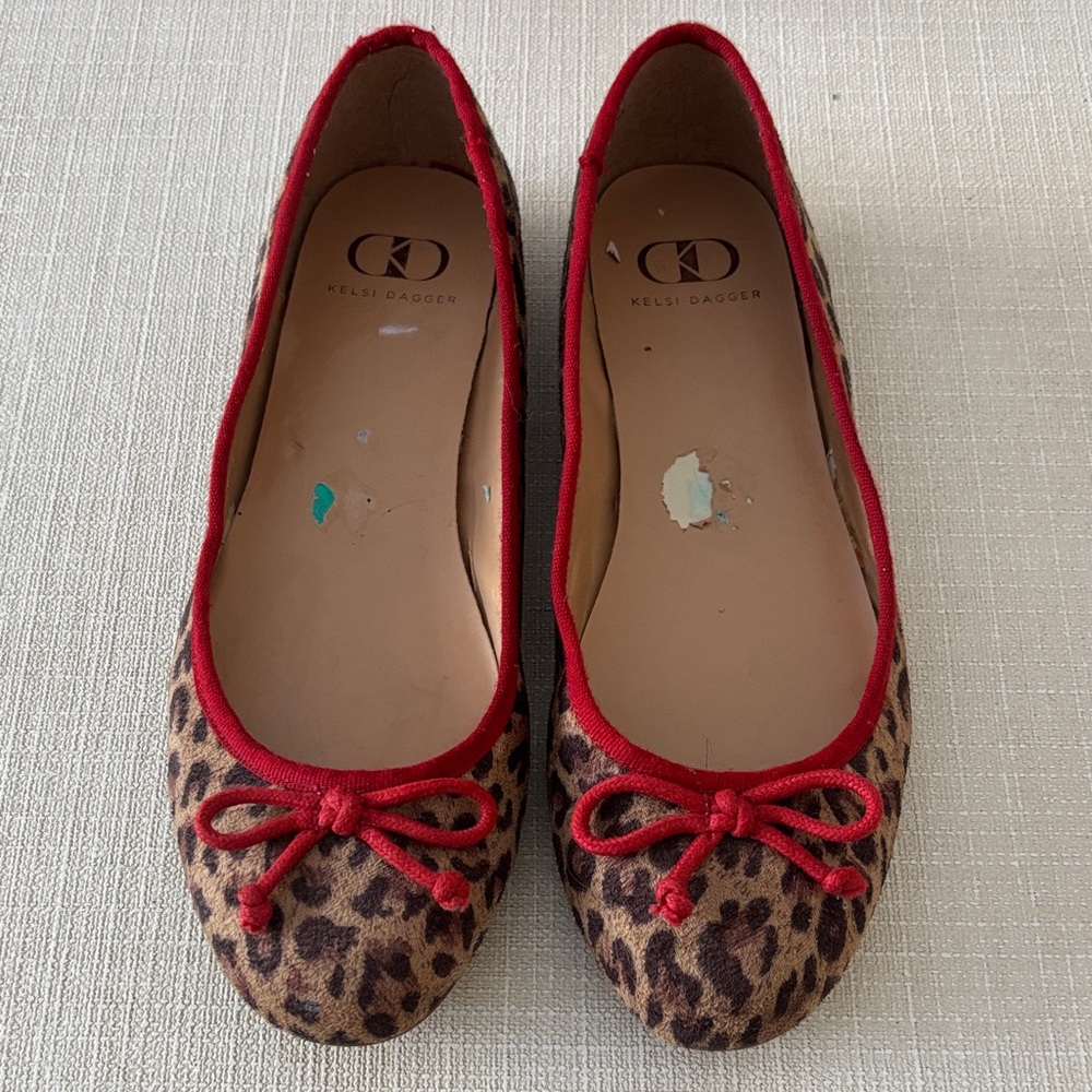 KELSI DAGGER BALLET FLATS "BETTIE" LEOPARD PRINT